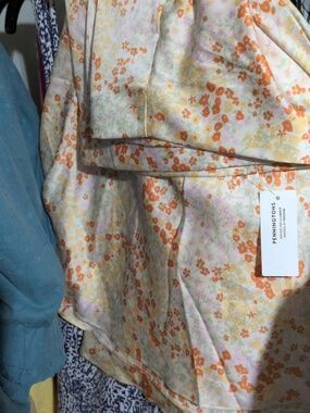 582: Additionelle silky NEW skirt